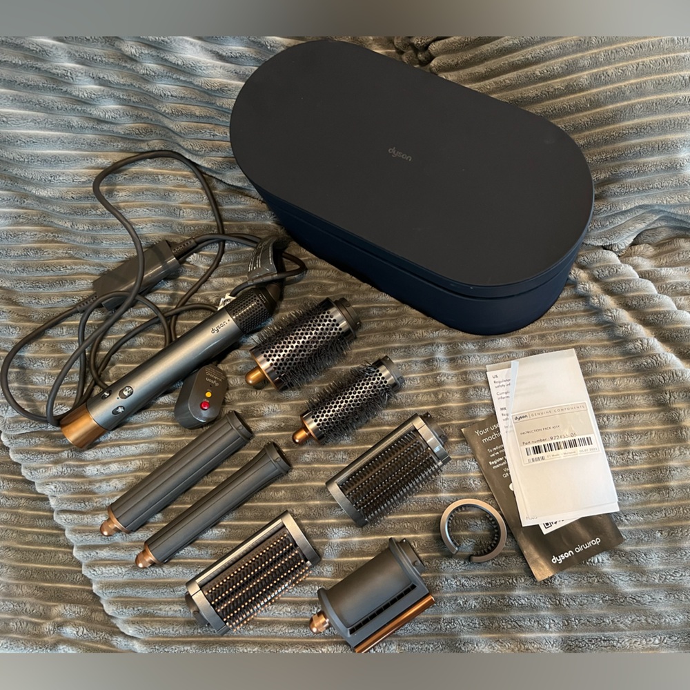 Copy- Dyson Airwrap ✨✨ with 7 Attachments